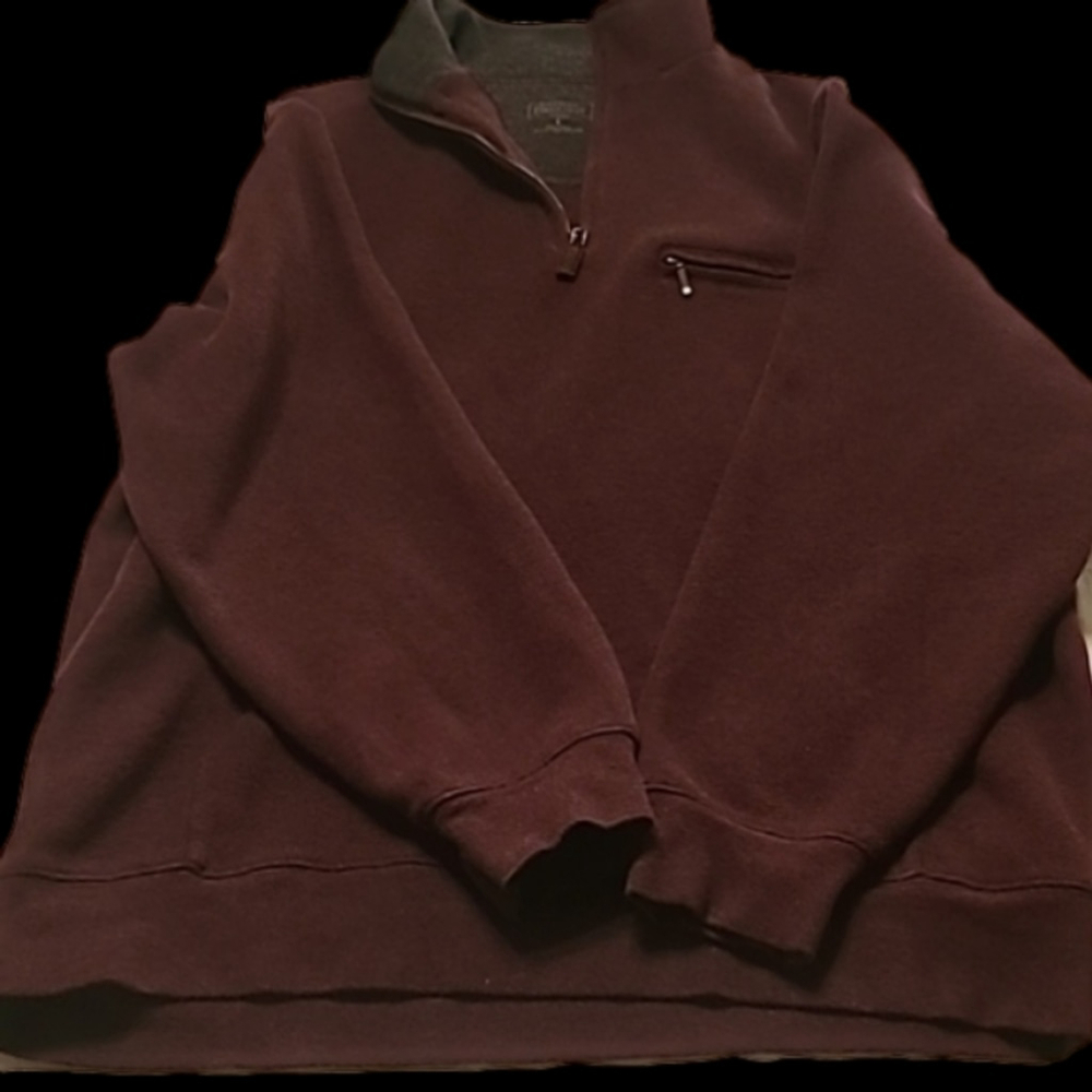 Pendleton zippered NWT 100%cotton burgundy sz. Large.(#492)